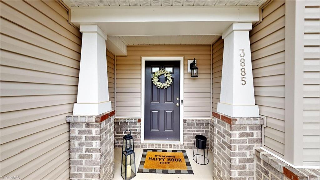 3885 Copperfield Court High Point, NC 27282 - Photo 3 of 30 Close up to the front Door!