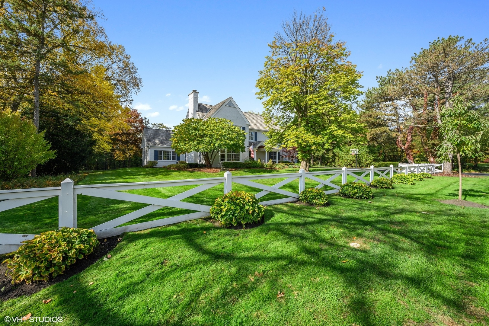 610 Glenayre Drive Glenview, IL 60025 - Photo 2 of 13