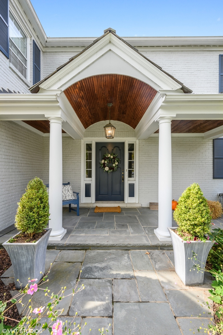 610 Glenayre Drive Glenview, IL 60025 - Photo 5 of 13