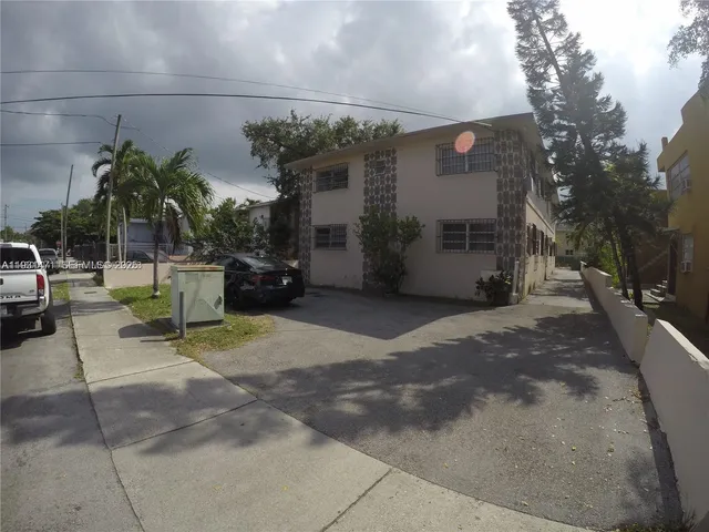 $1,900 | 1828 Northwest 19th Street, Unit 4, Miami, FL 33125