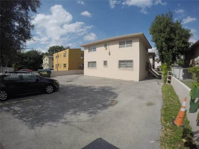 $1,900 | 1828 Northwest 19th Street, Unit 4, Miami, FL 33125