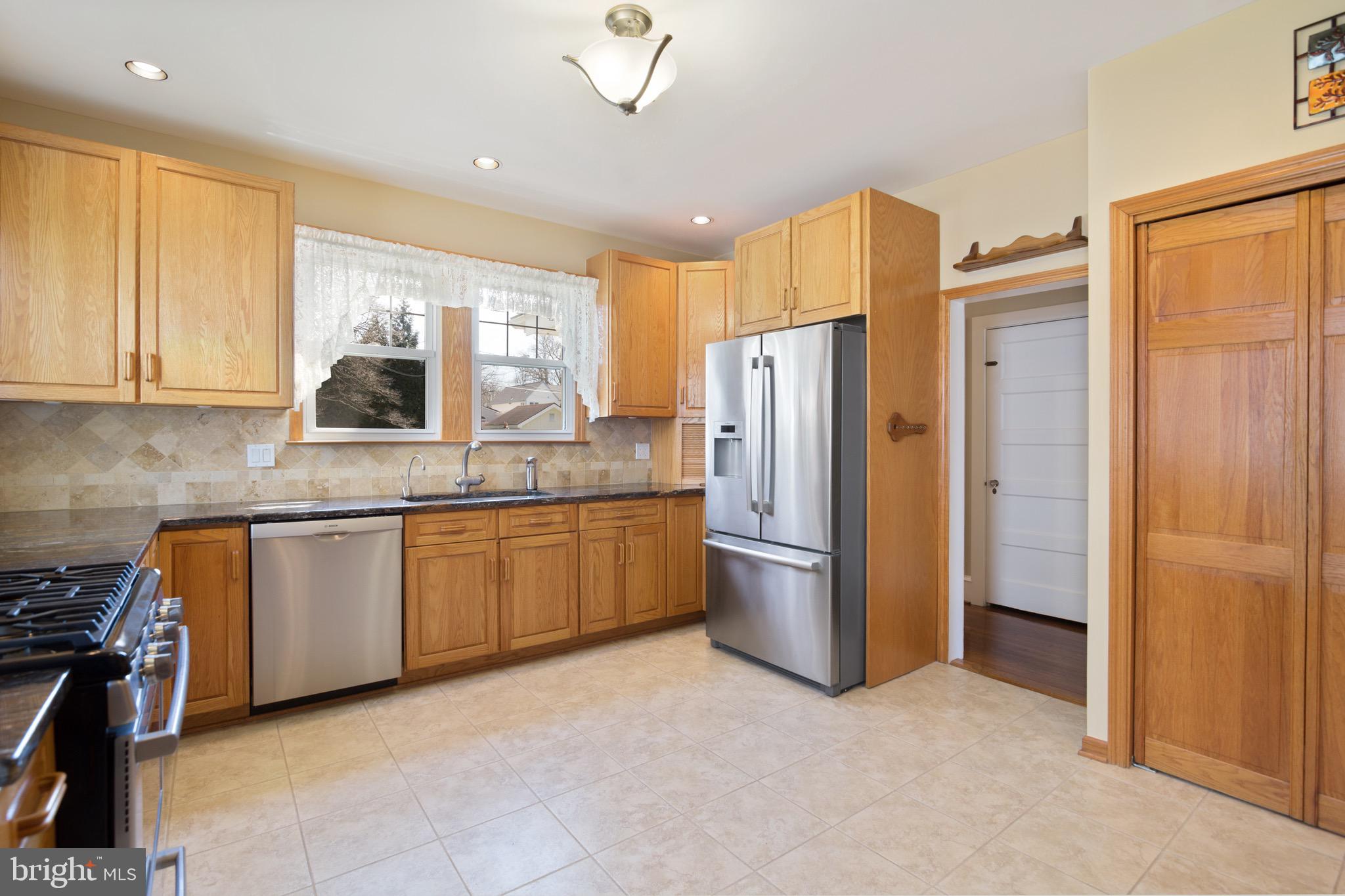 28 Yale Road Audubon, NJ 08106 - Photo 7 of 50 Kitchen