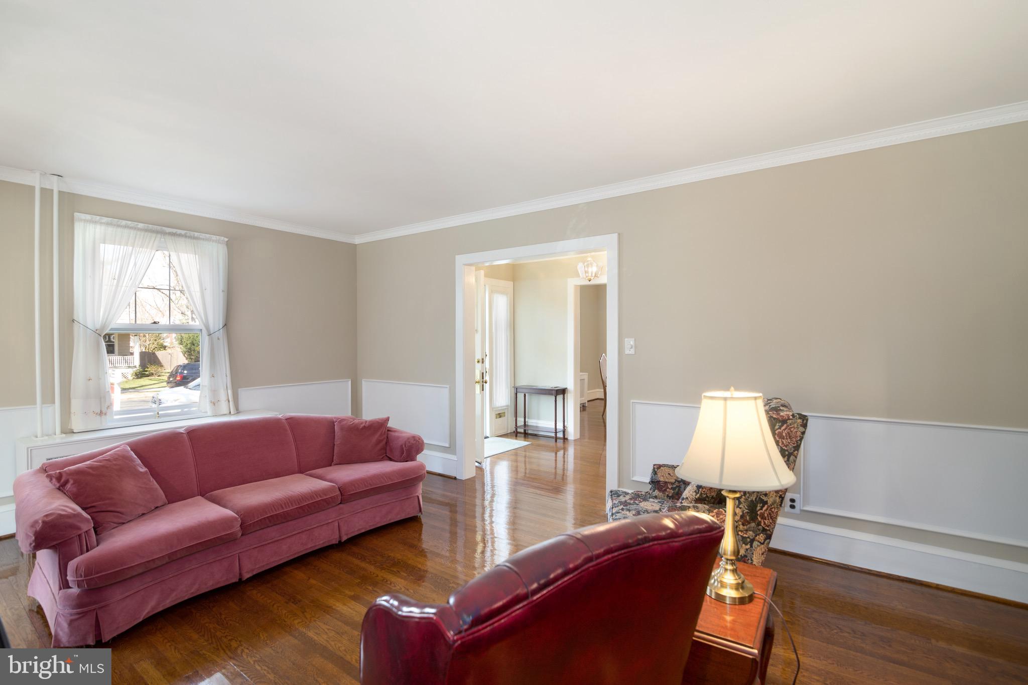 28 Yale Road Audubon, NJ 08106 - Photo 10 of 50 Living Room