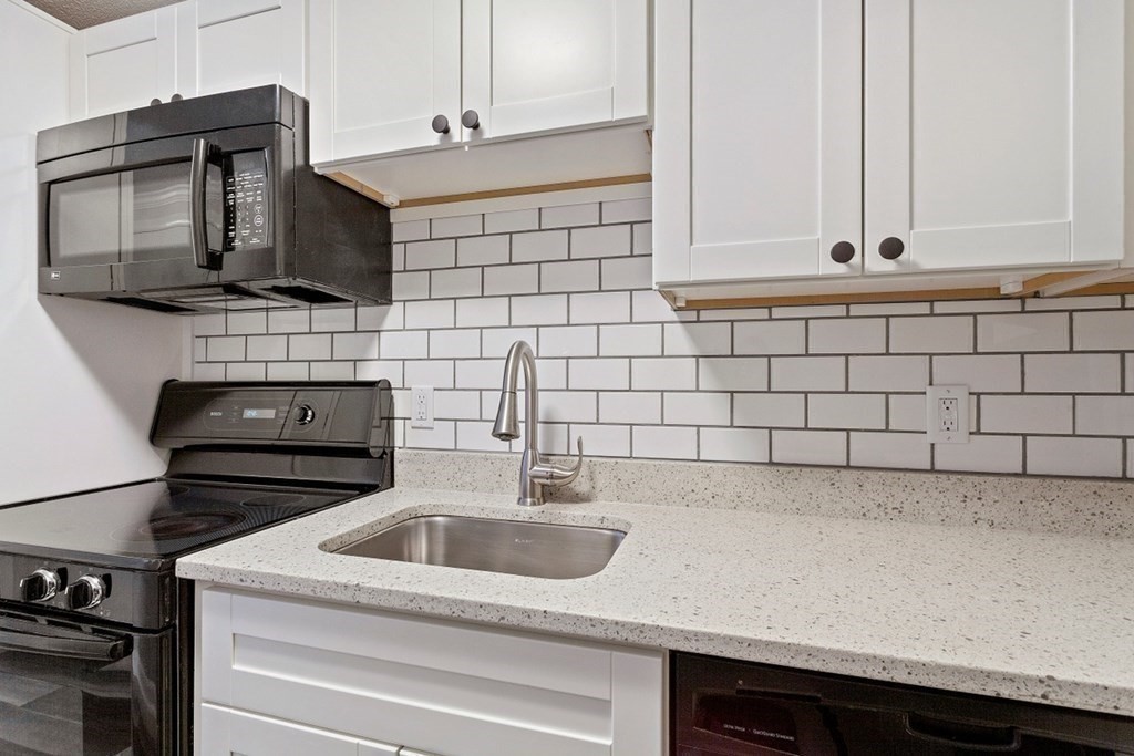 34 Leonard Road, Unit 34 Boxborough, MA 01719 - Photo 8 of 29 Gallery Image 8
