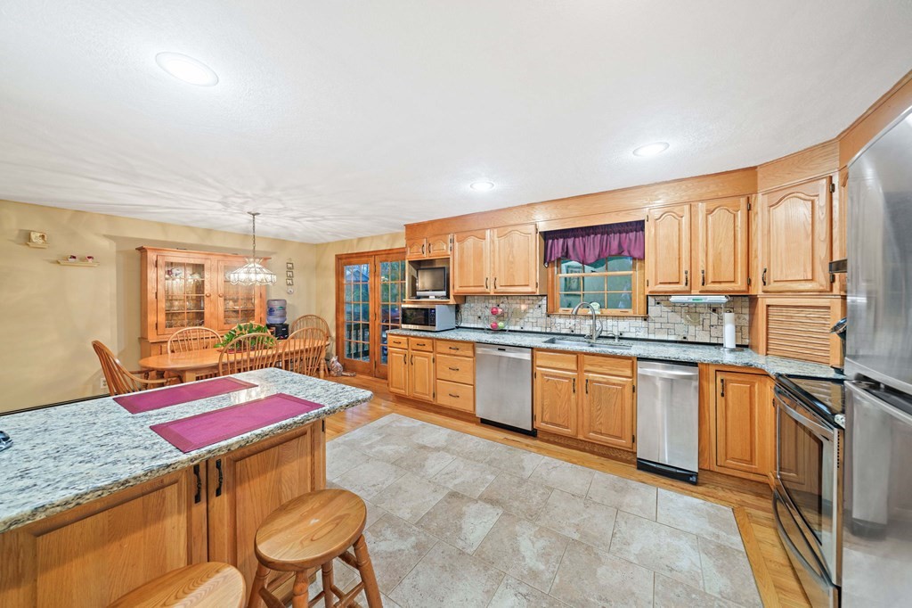 48 Winstead Road Weymouth, MA 02189 - Photo 3 of 30 Gallery Image 3