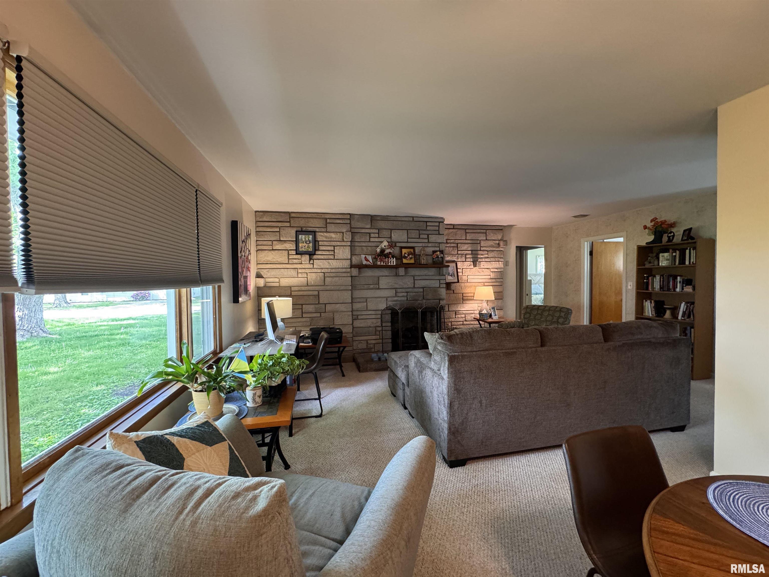 731 Madelyn Avenue Macomb, IL 61455 - Photo 5 of 23