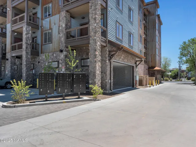 $849,000 | 207 South Beaver Street, Unit 202, Flagstaff, AZ 86001