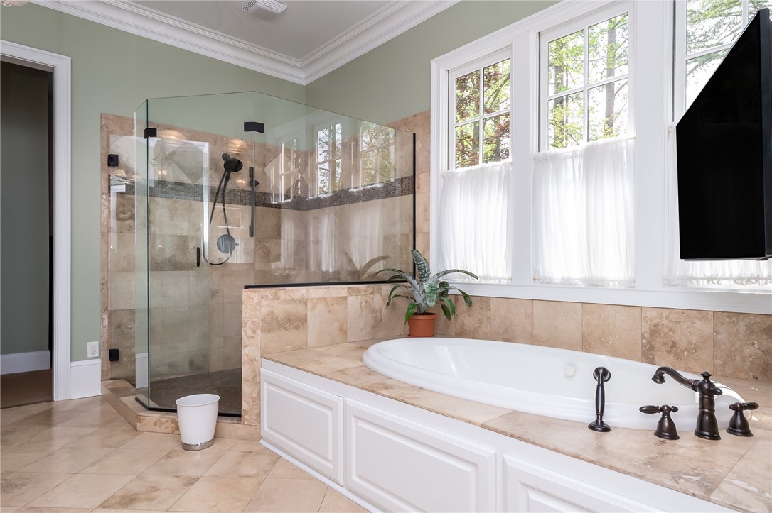 130 Saranac Drive Sunset, SC 29685 - Photo 22 of 46 Master Bath