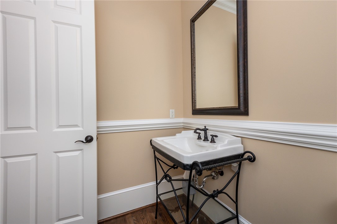 130 Saranac Drive Sunset, SC 29685 - Photo 24 of 46 half bath on main floor