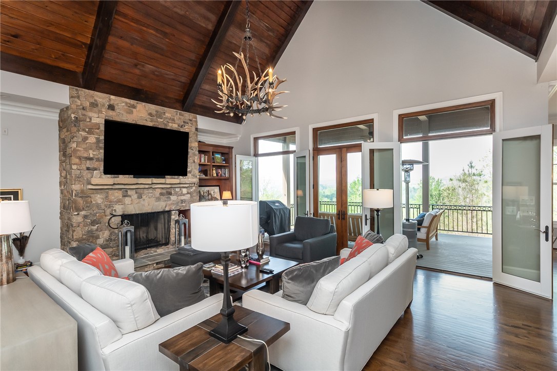 130 Saranac Drive Sunset, SC 29685 - Photo 5 of 46 Great room