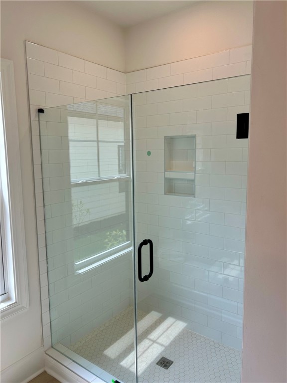 110 Shale Drive Central, SC 29630 - Photo 15 of 22 Owners Tile Shower