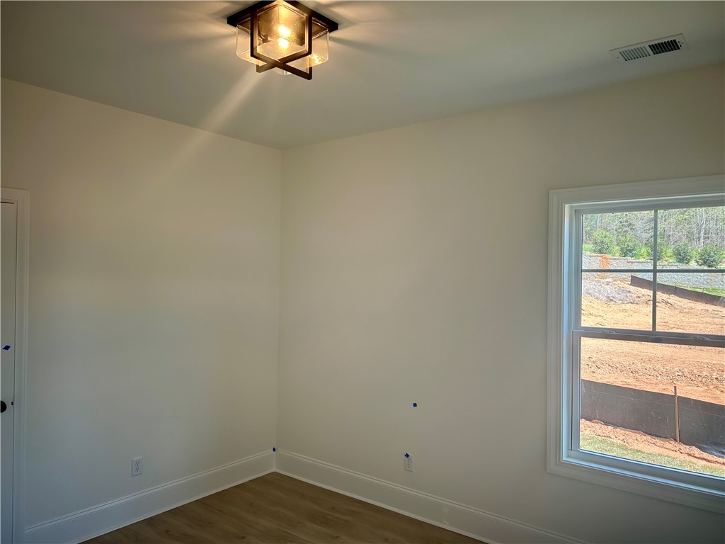 110 Shale Drive Central, SC 29630 - Photo 16 of 22 Middle bedroom