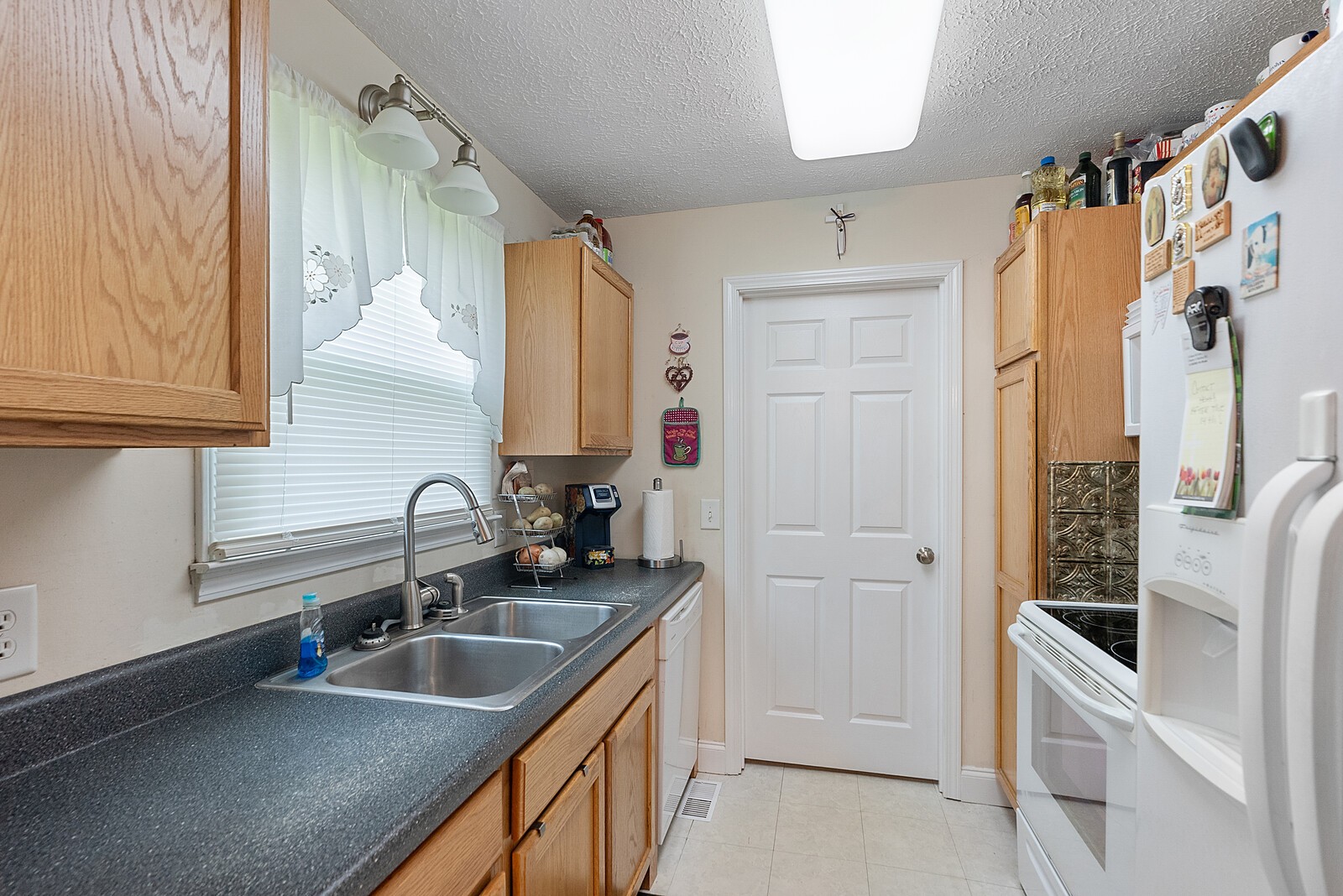 6614 Highway 49 Springfield, TN 37172 - Photo 8 of 19 a bathroom with a sink a toilet and shower