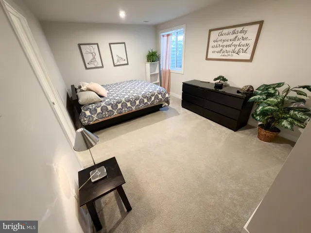 $815,000 | 8 Melissa Drive, Middletown, DE 19709