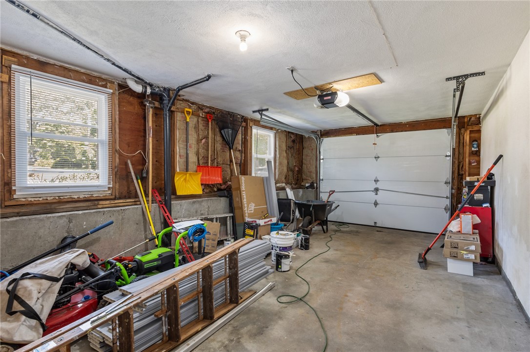 38 Bateman Avenue Cranston, RI 02920 - Photo 32 of 41