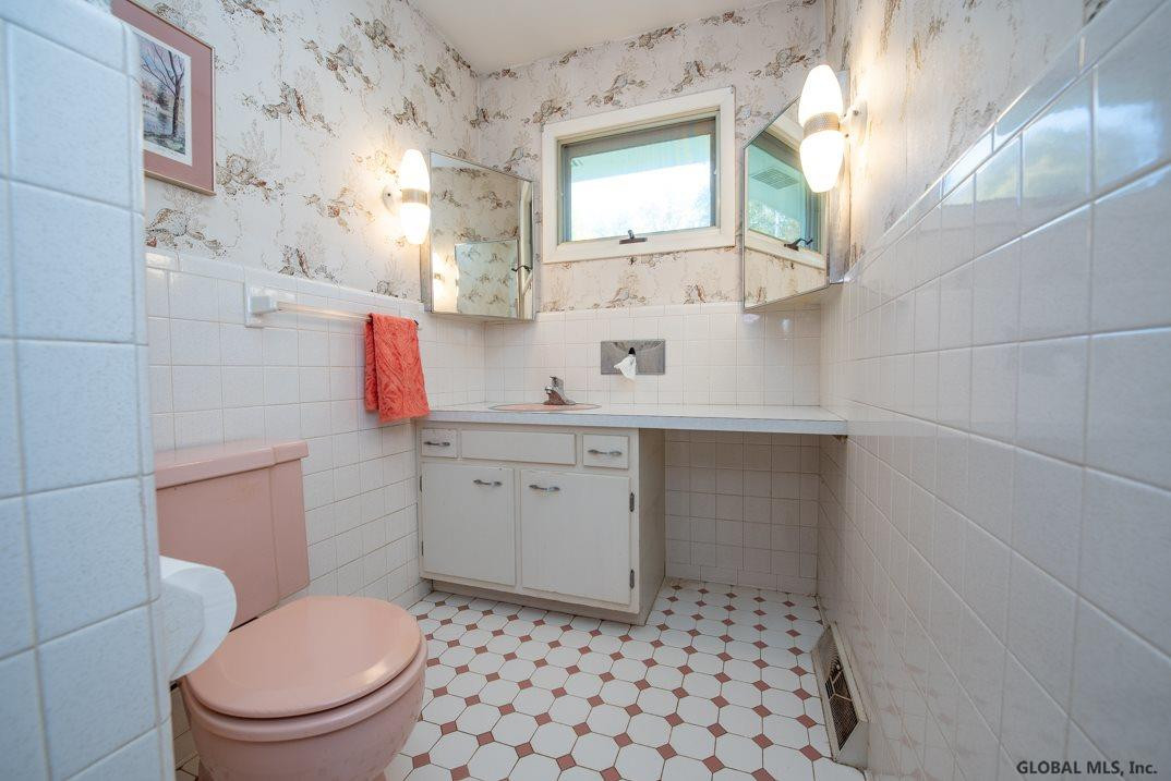 47 Gladwish Road Bethlehem, NY 12054 - Photo 15 of 19 Photo 15