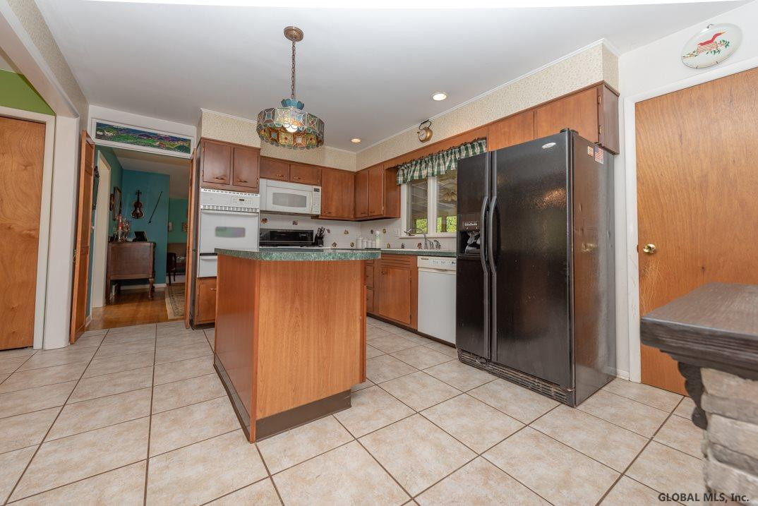 47 Gladwish Road Bethlehem, NY 12054 - Photo 5 of 19 Photo 5