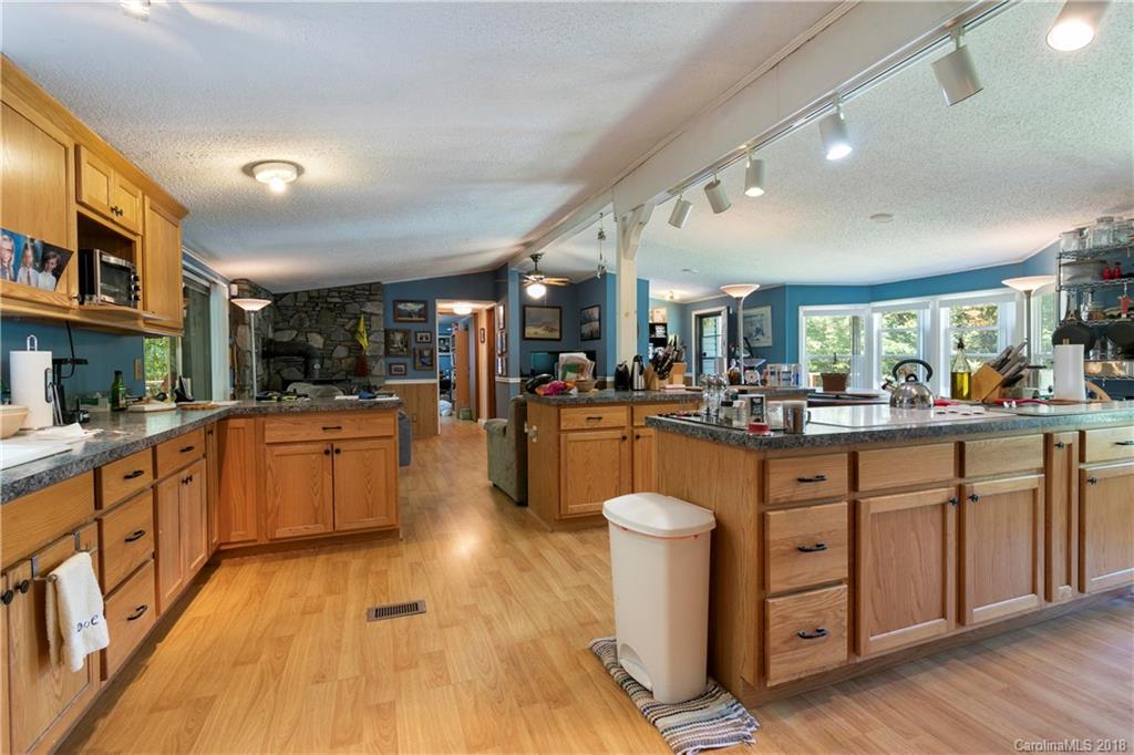845 Bee Tree Road Swannanoa, NC 28778 - Photo 12 of 31 Gallery Image 12