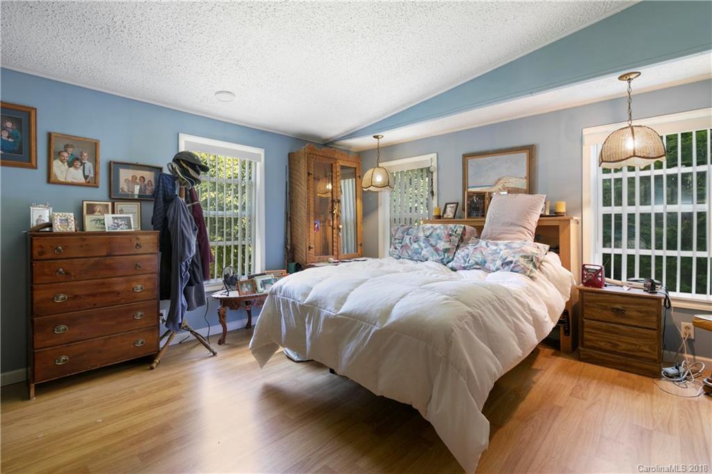 845 Bee Tree Road Swannanoa, NC 28778 - Photo 15 of 31 Gallery Image 15
