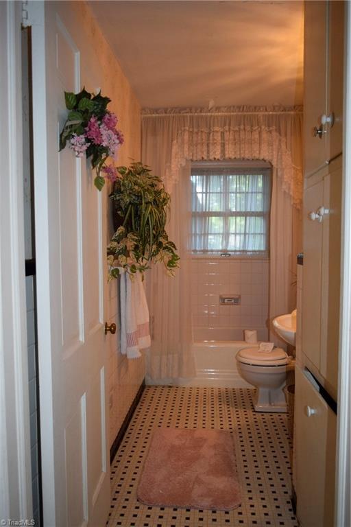 205 Kirk Road Greensboro, NC 27455 - Photo 22 of 40 Gallery Image 22