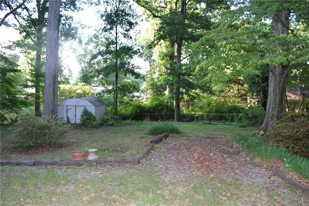 205 Kirk Road Greensboro, NC 27455 - Photo 4 of 40 Gallery Image 4