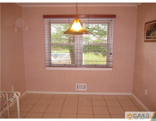 13 Dexter Road East Brunswick, NJ 08816 - Photo 6 of 10 Gallery Image 6