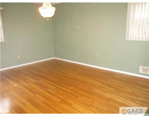 13 Dexter Road East Brunswick, NJ 08816 - Photo 8 of 10 Gallery Image 8