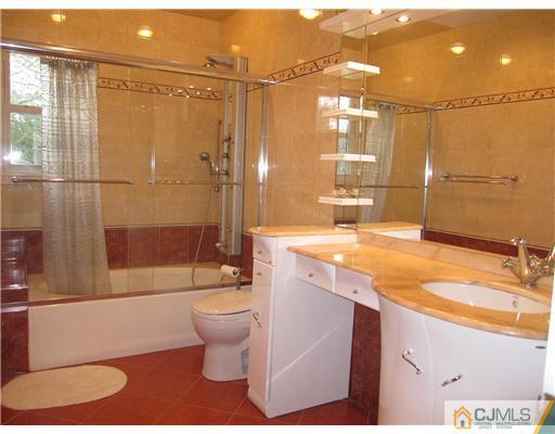 13 Dexter Road East Brunswick, NJ 08816 - Photo 9 of 10 Gallery Image 9