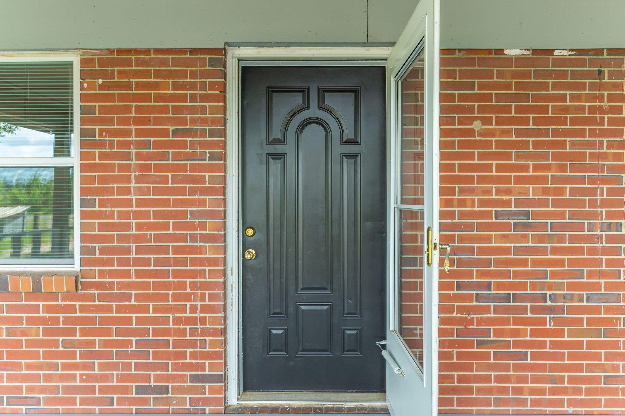 1099 Highway 2 Westville, FL 32464 - Photo 5 of 34 a front view of a house