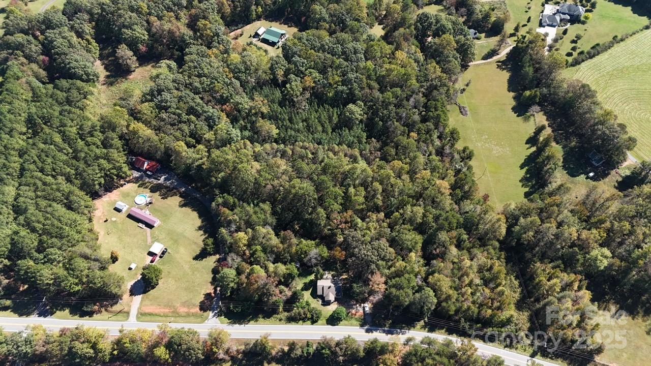 1491 Landrum Road Columbus, NC 28722 - Photo 2 of 17