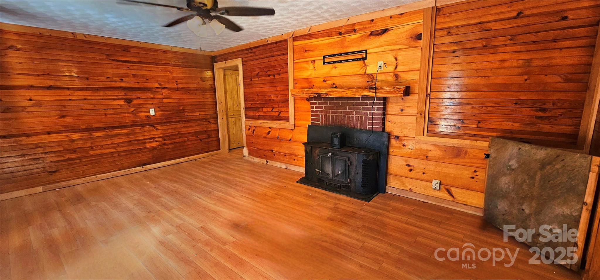 1491 Landrum Road Columbus, NC 28722 - Photo 4 of 17