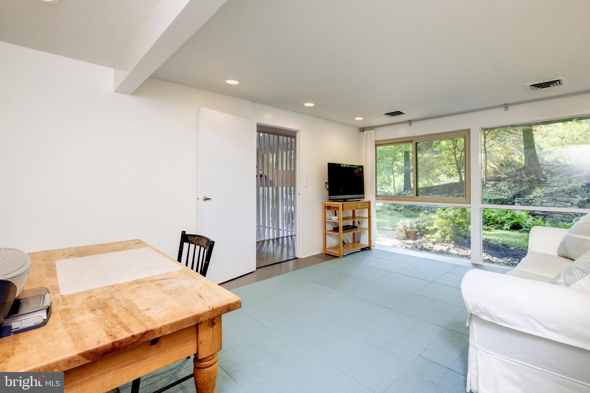 7611 Hamilton Spring Road Bethesda, MD 20817 - Photo 35 of 53