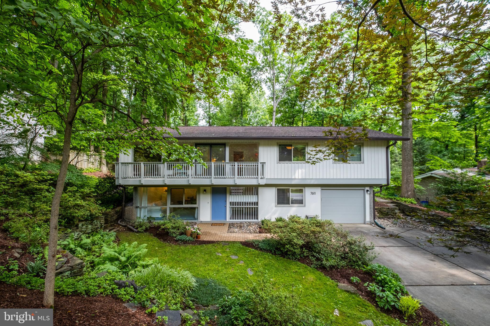 7611 Hamilton Spring Road Bethesda, MD 20817 - Photo 5 of 53