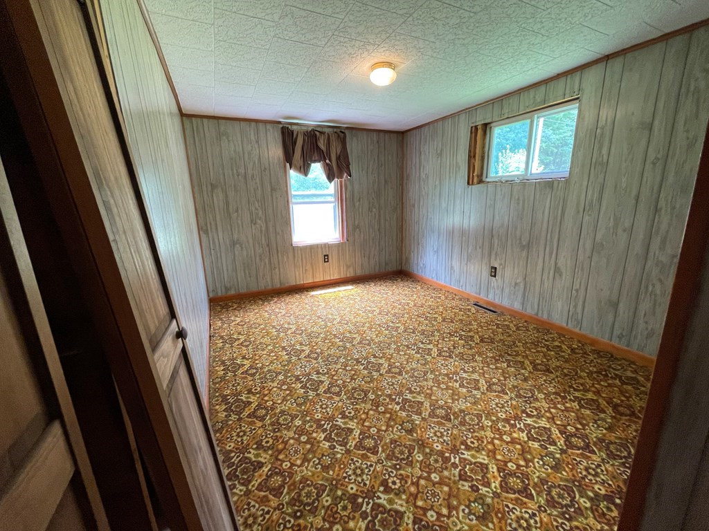 498 Whitman Road Franklin, PA 16323 - Photo 11 of 37 Gallery Image 11