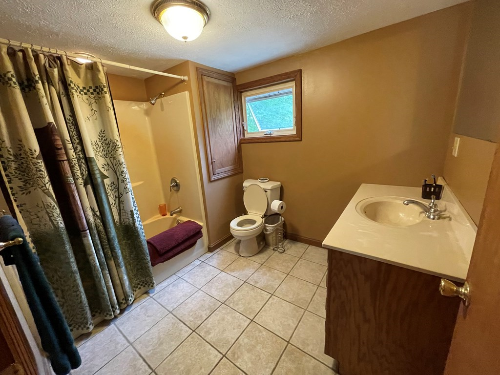 498 Whitman Road Franklin, PA 16323 - Photo 8 of 37 Gallery Image 8