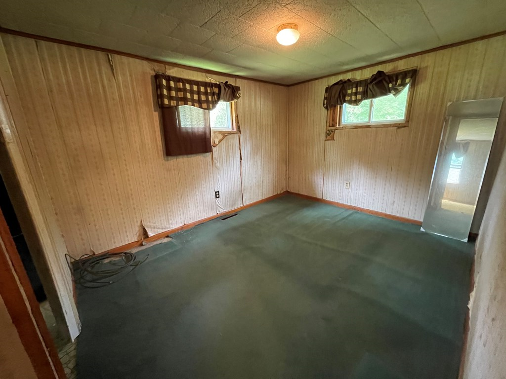 498 Whitman Road Franklin, PA 16323 - Photo 10 of 37 Gallery Image 10