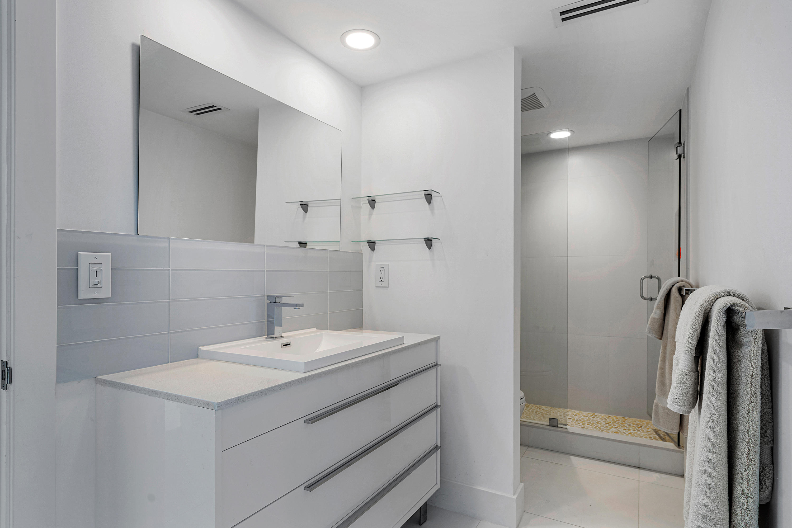 2195 Ibis Isle Road, Unit 4 Palm Beach, FL 33480 - Photo 15 of 23 012-2195IbisIsleRd-PalmBeach-FL-full