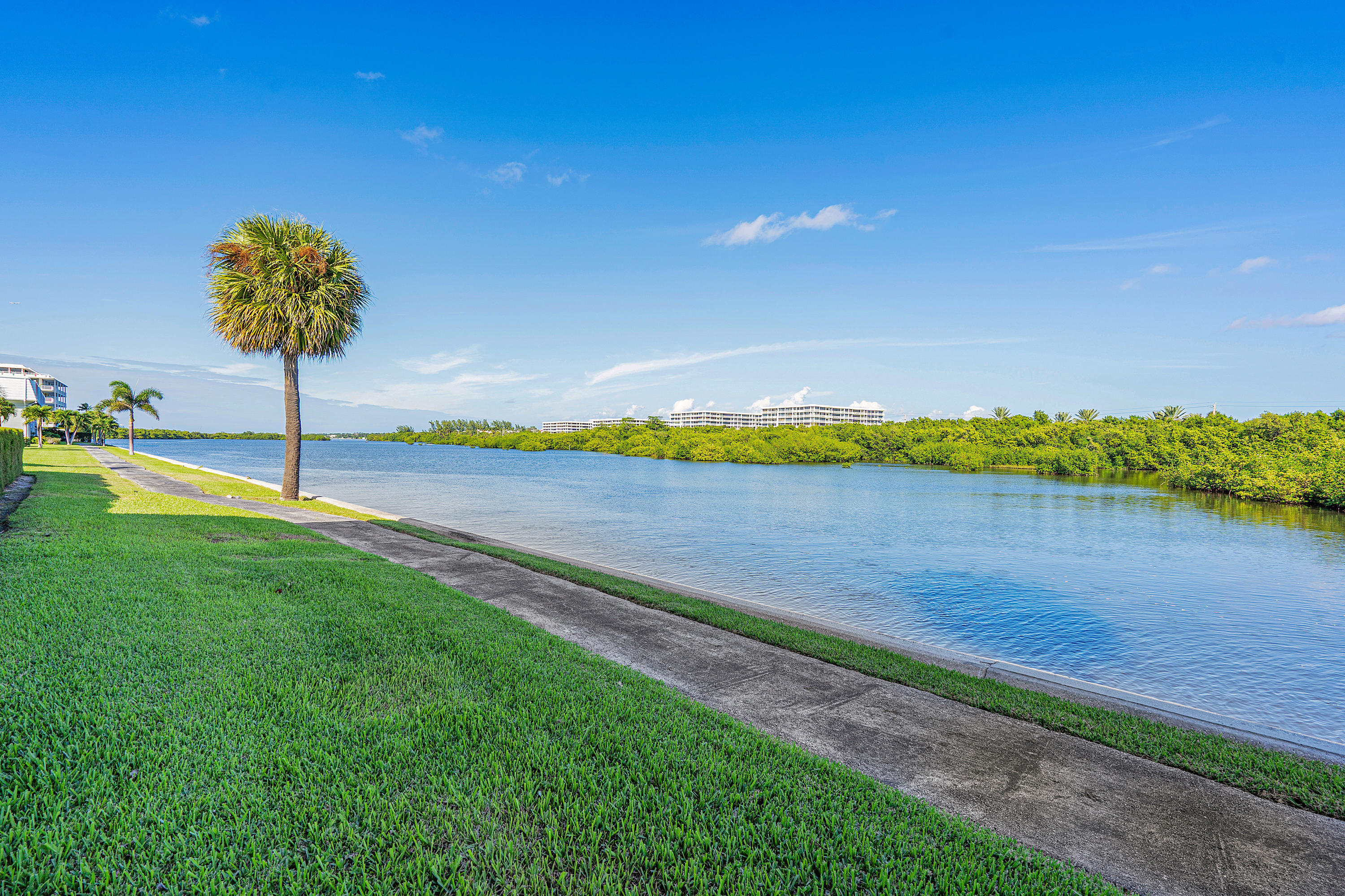 2195 Ibis Isle Road, Unit 4 Palm Beach, FL 33480 - Photo 20 of 23 019-2195IbisIsleRd-PalmBeach-FL-full