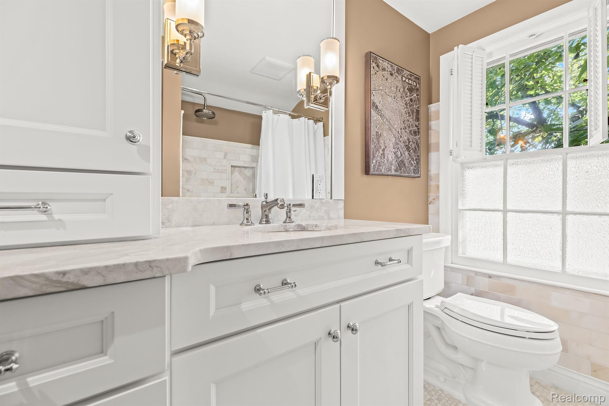 1844 Yorkshire Road Birmingham, MI 48009 - Photo 32 of 38 Gallery Image 32