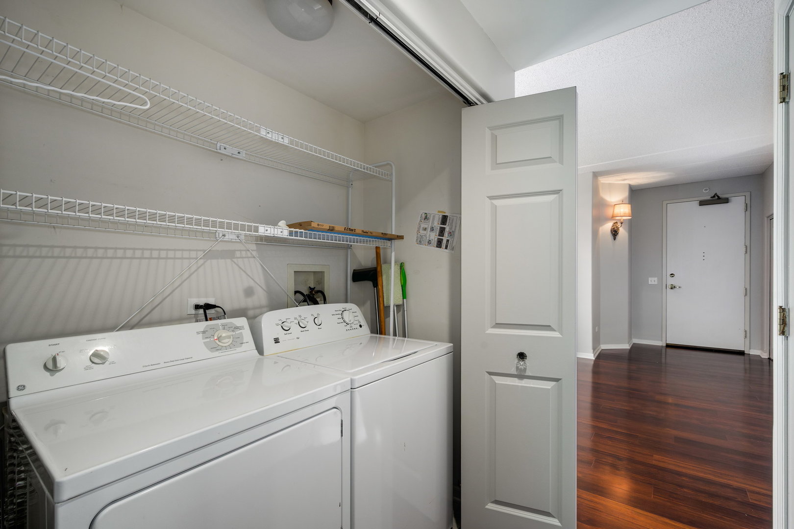 1731 Pavilion Way, Unit 405 Park Ridge, IL 60068 - Photo 22 of 26