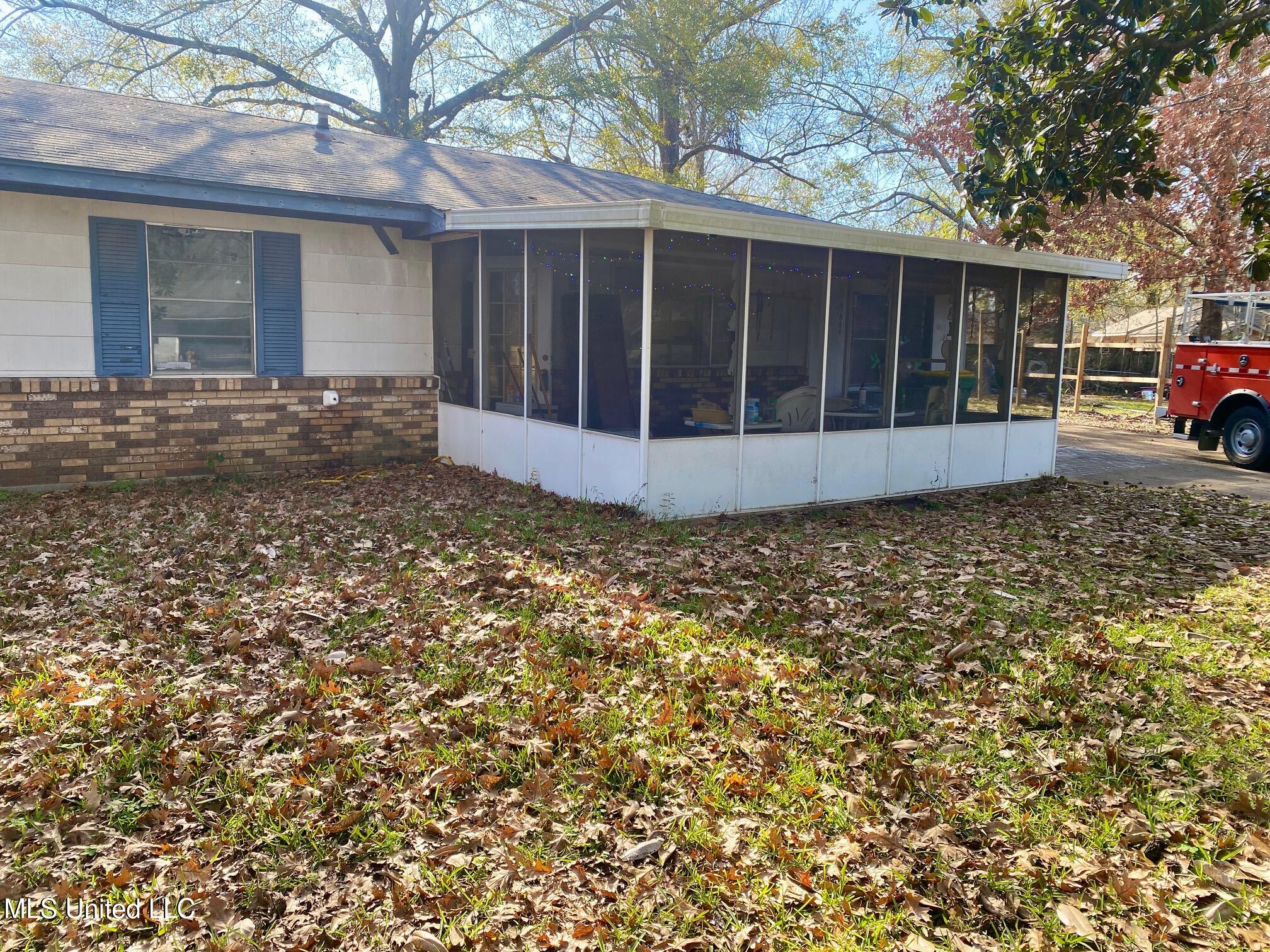 215 Nolan Circle Ridgeland, MS 39157 - Photo 3 of 30 IMG_8853