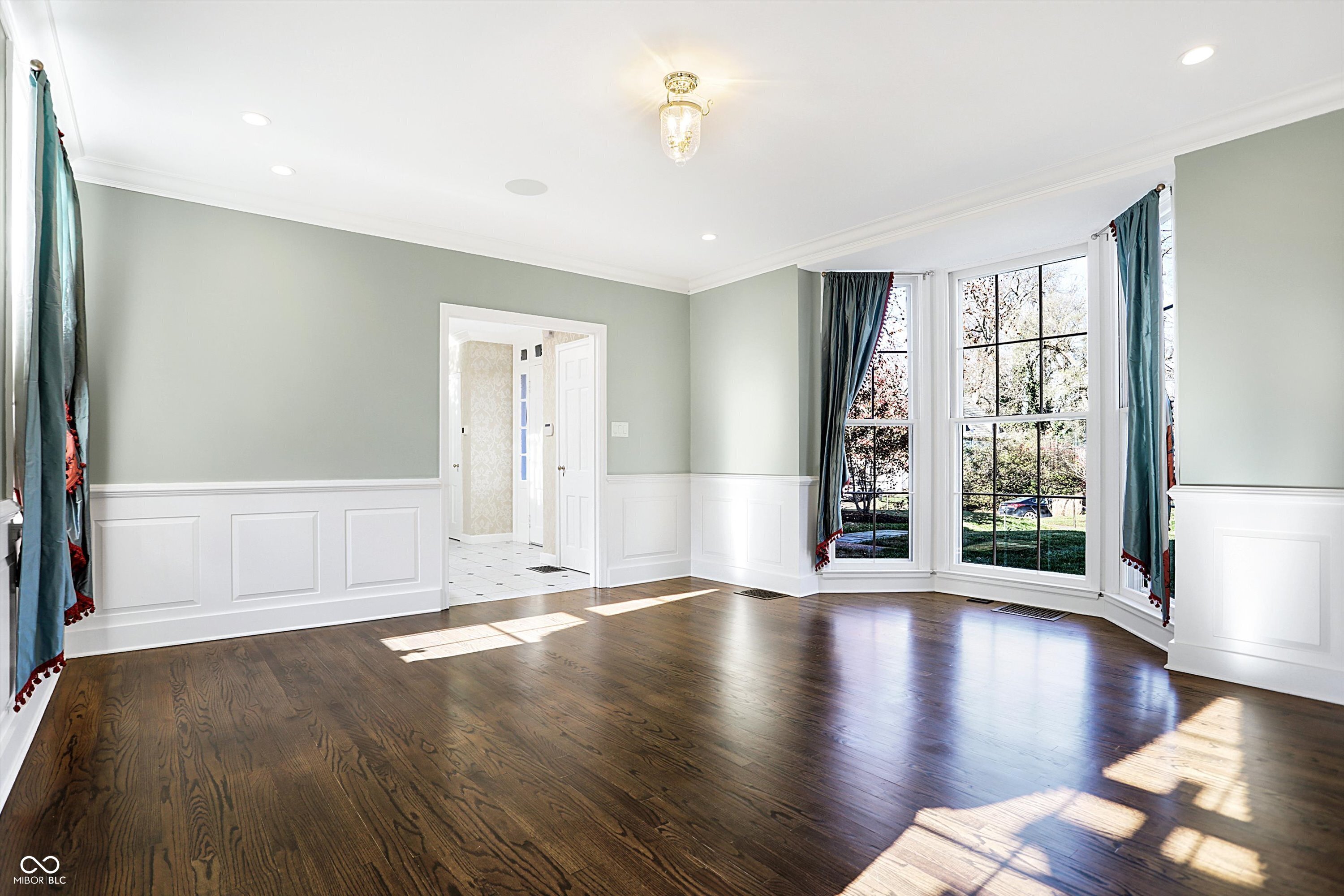 2505 Riverside Drive Columbus, IN 47201 - Photo 17 of 84 Gallery Image 17