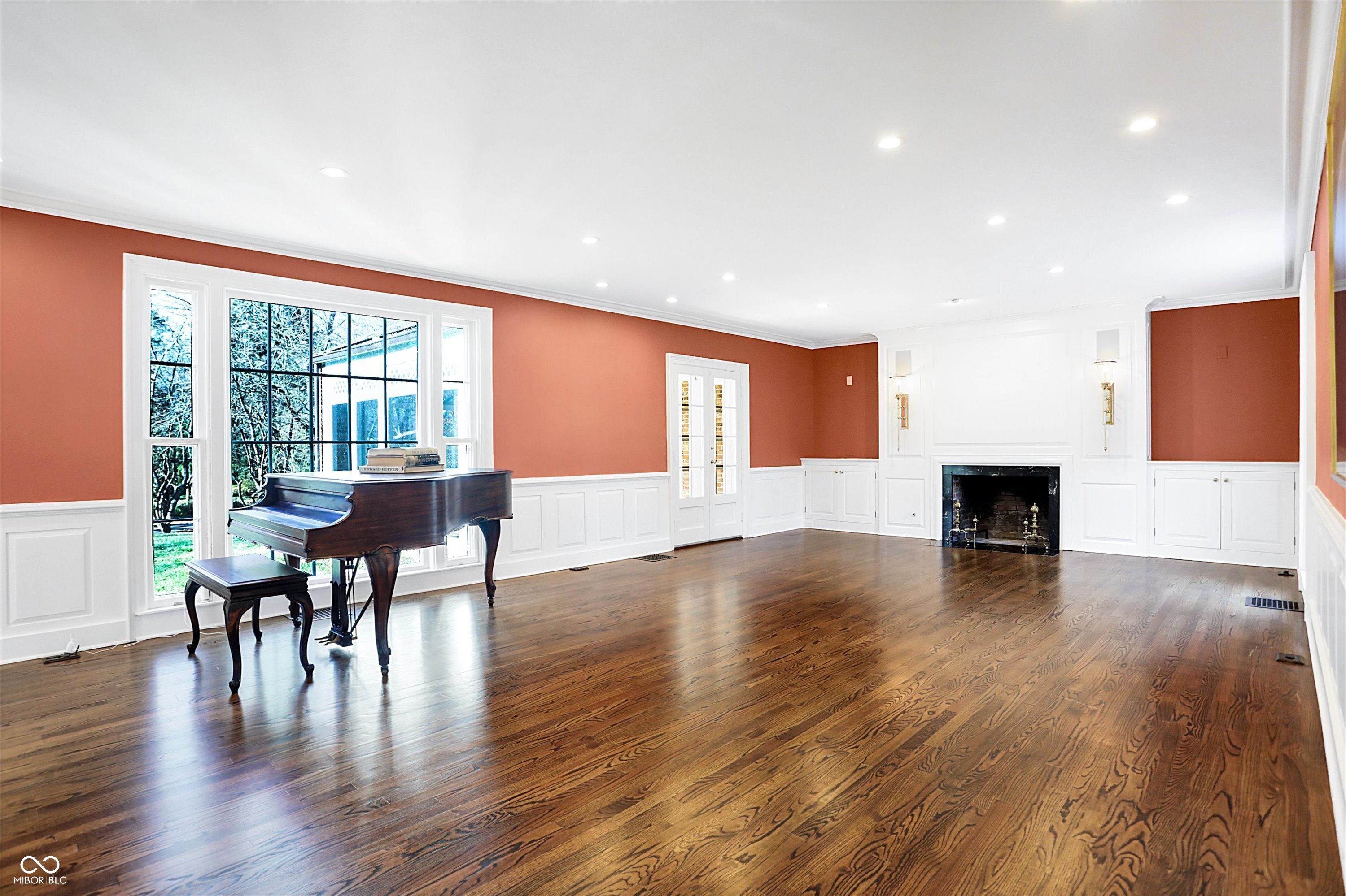 2505 Riverside Drive Columbus, IN 47201 - Photo 7 of 84 Gallery Image 7