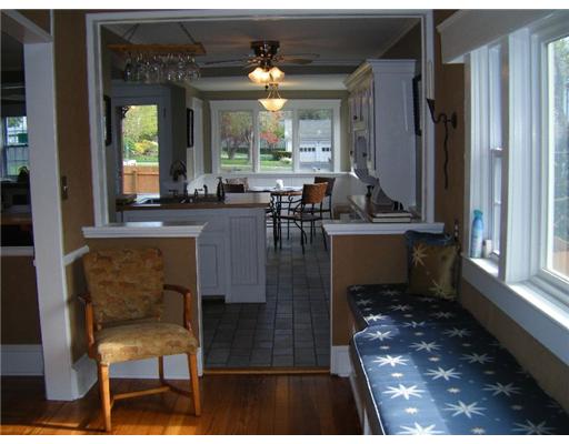 30 Beach Road Bristol, RI 02809 - Photo 5 of 12 Kitchen.