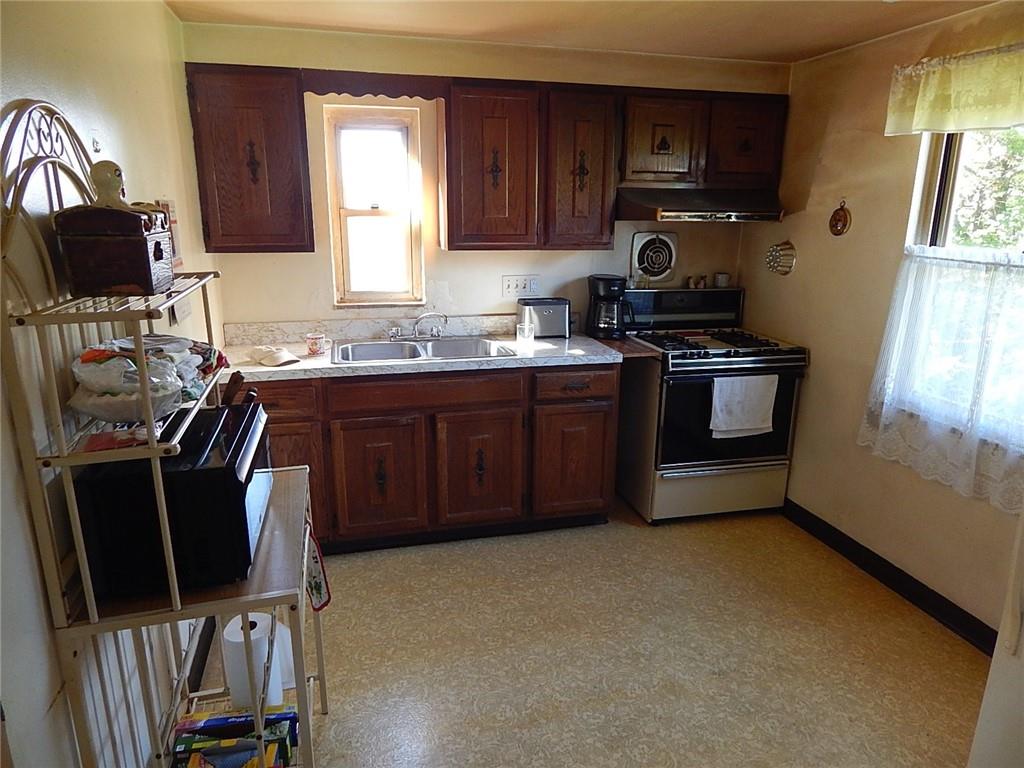123 Flora Road Pittsburgh, PA 15227 - Photo 4 of 9 Gallery Image 4