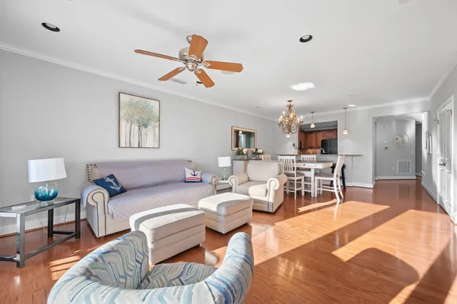 $619,900 | 100 Bridgewater Pointe Place, Unit 102, Moneta, VA 24121