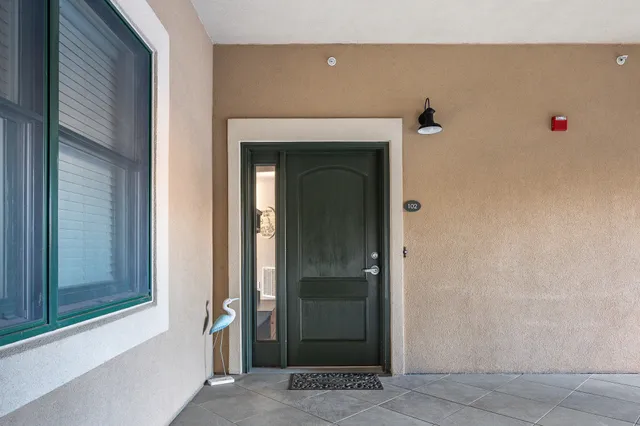 $619,900 | 100 Bridgewater Pointe Place, Unit 102, Moneta, VA 24121