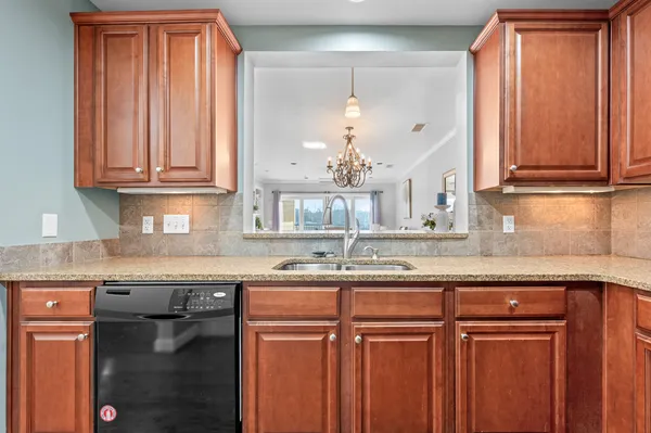 $599,900 | 100 Bridgewater Pointe Place, Unit 102, Moneta, VA 24121