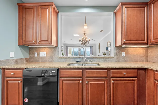 $619,900 | 100 Bridgewater Pointe Place, Unit 102, Moneta, VA 24121