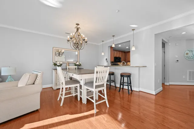 $619,900 | 100 Bridgewater Pointe Place, Unit 102, Moneta, VA 24121